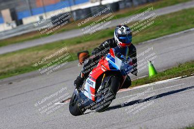 media/Jan-21-2023-Fastrack Riders (Sat) [[fcf3f88a30]]/Level 2/Session 4 Turn 6-Mountian Shot/